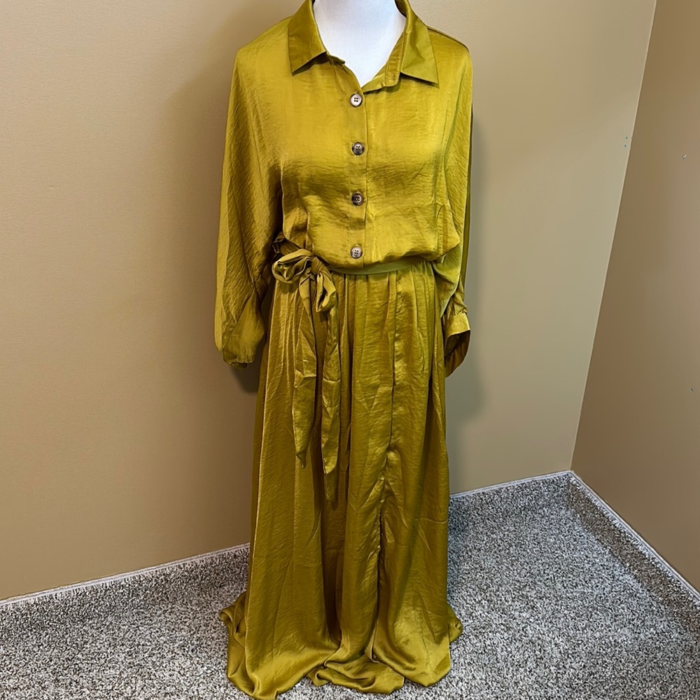 Aakaa Long Sleeve Maxi Shirt Dress in Olive Green